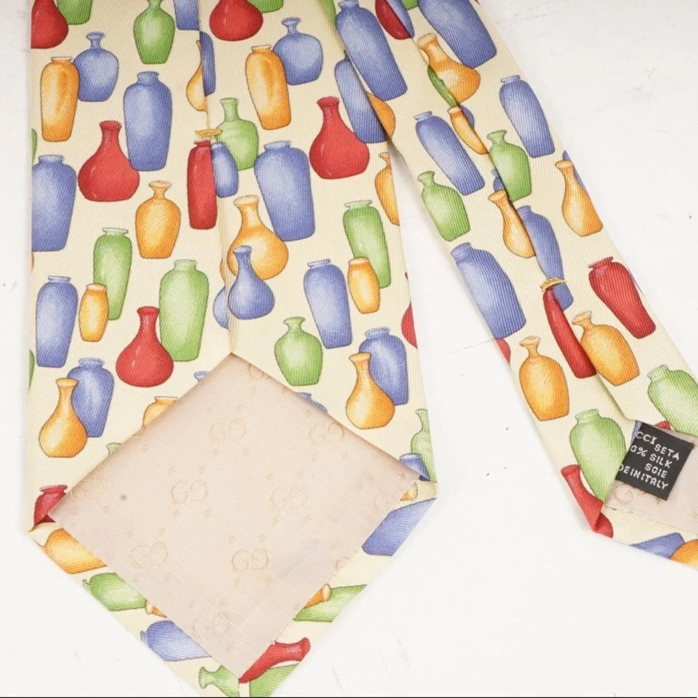 GUCCI mens silk tie